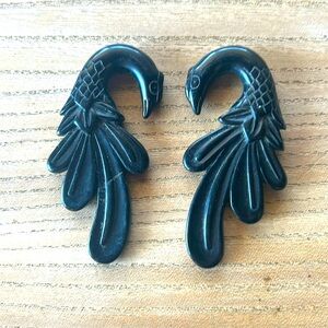 Black carved horn 0g hanger pair earrings.